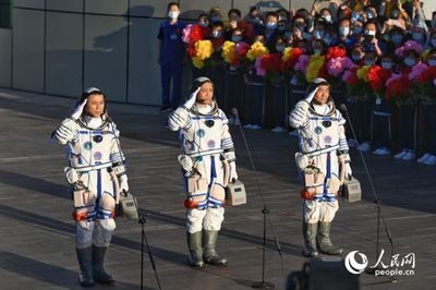 神舟十二号的宇航员是谁,神舟十二号的宇航员是谁呢
